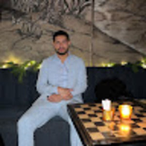 Meet your Posher, Eli